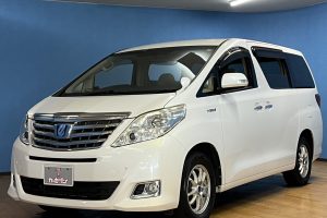 トヨタ　アルファードハイブリッド　X　４WD　ワンオーナー　クルコン　Bluetoothオーディオ