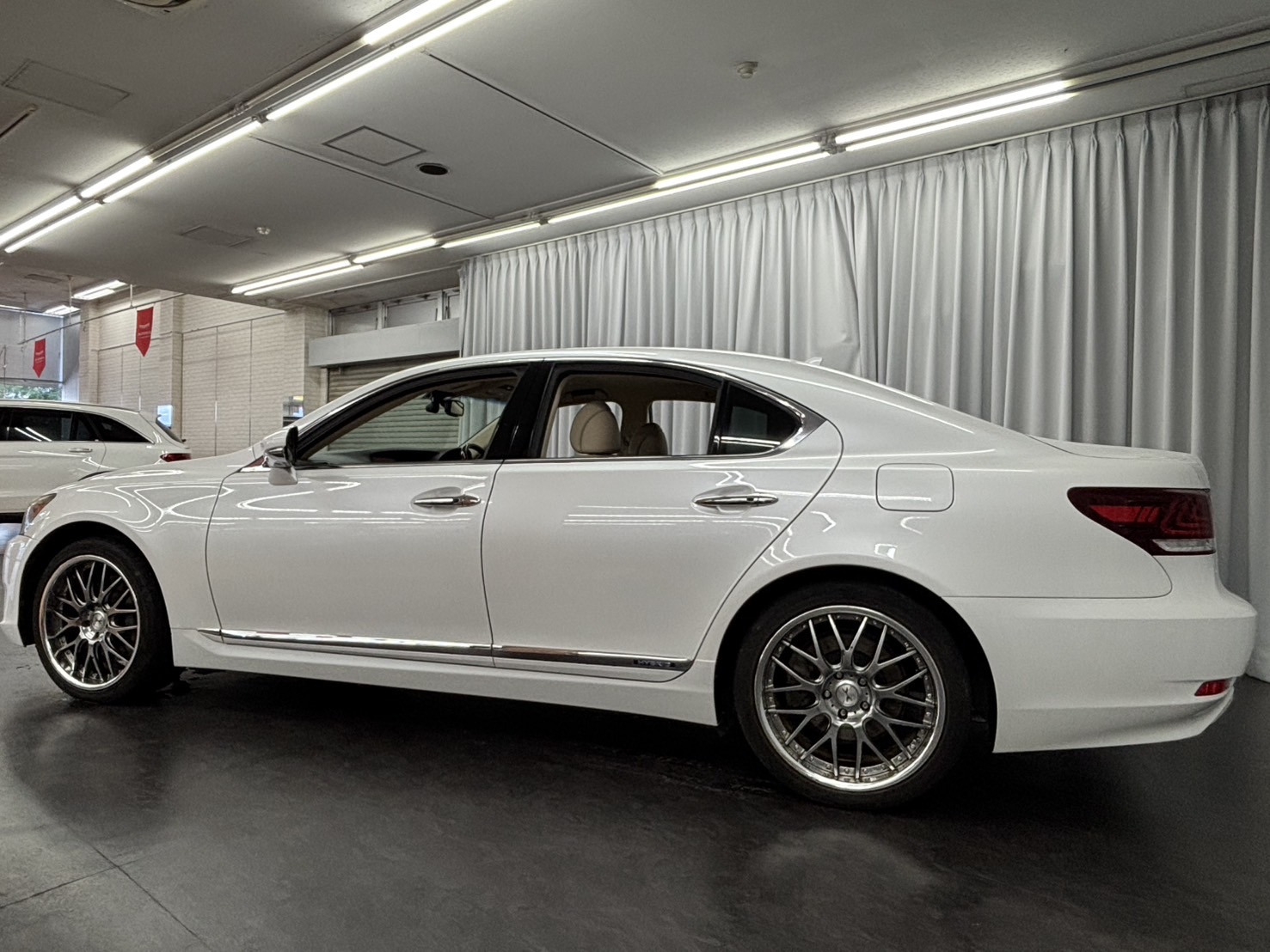 LS600h　横