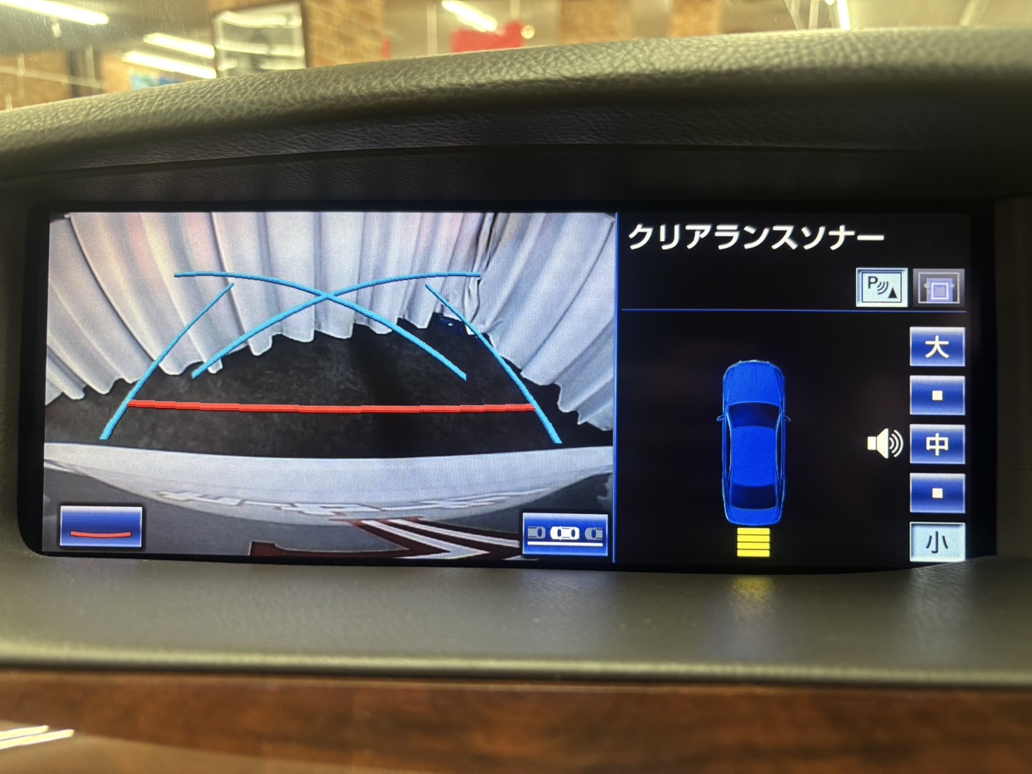 LS600h　バックカメラ