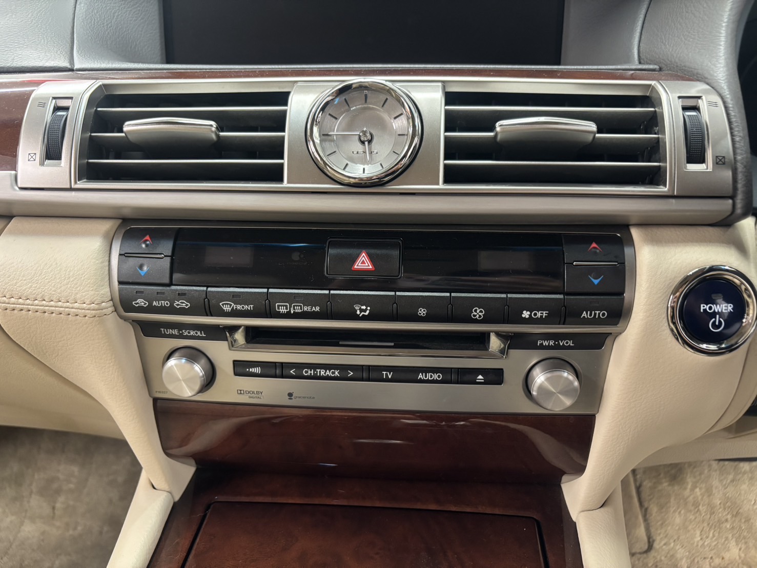 LS600h　エアコンパネル