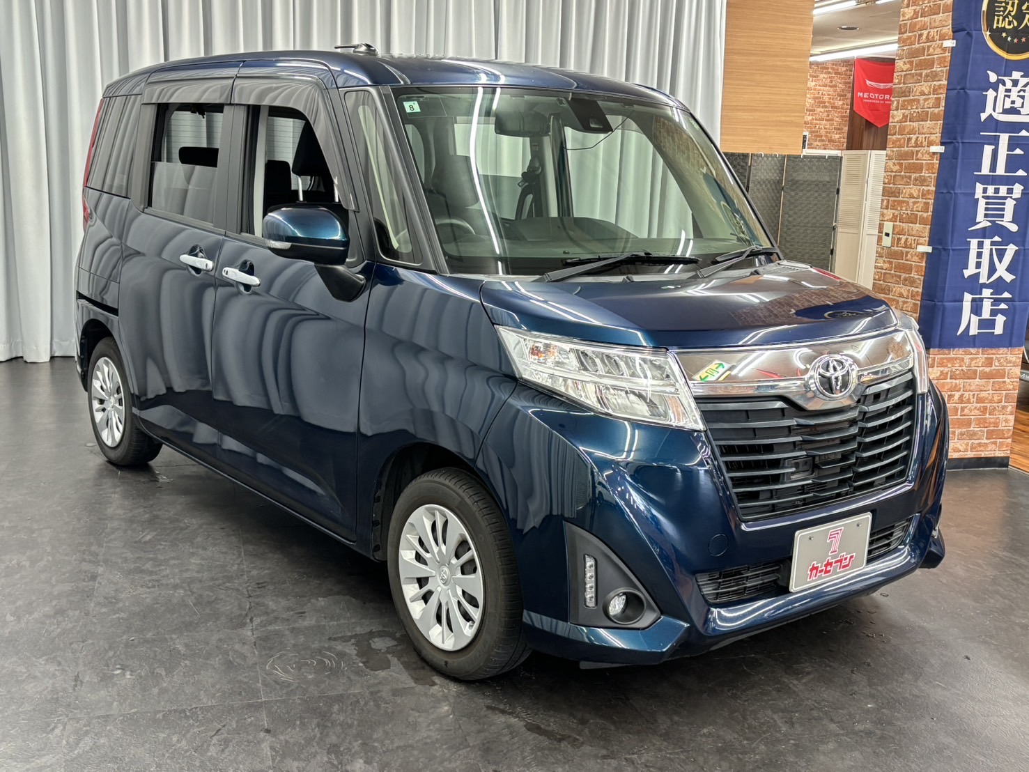 ルーミー　右斜め前