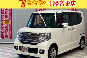 NBOXカスタム　G・Aパッケージ　4WD　純正ナビ　