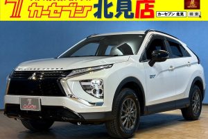 三菱　エクリプスクロス　ブラックエディション　４ＷＤ　ユーザー買取車／ワンオーナー／衝突軽減／ナビゲーション／全周囲カメラ／クルーズコントロール／パワーバックドア／シートヒーター／スペアキー／プラグインハイブリッド