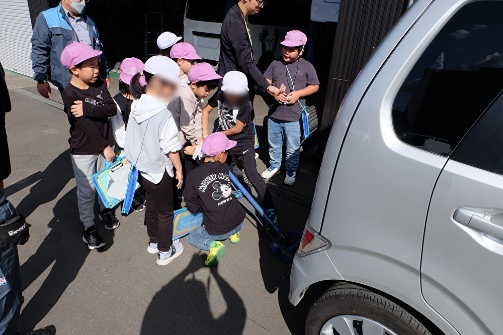 茨戸小学校２年生を招いて生活科の学習をしました