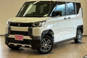 三菱 デリカミニ660 G 4WD　届出済未使用車　LEDヘッドライト （パールホワイト）
