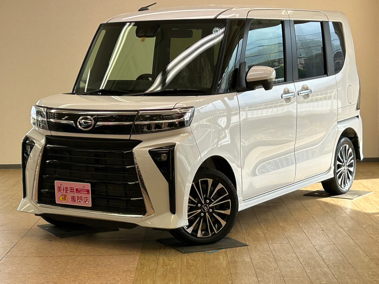 ダイハツタントカスタム RS 4WD LEDヘッドライト プッシュスタート シートヒーター 衝突被害軽減ブレーキ アイドリングストップ