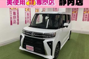 ダイハツ　タント カスタム　ＲＳ　４ＷＤ　ターボ車　両側パワースライドドア　ＬＥＤヘッドライト　フォグランプ　プッシュスタート　ステアリングスイッチ　アイドリングストップ　衝突被害軽減ブレーキ　シートヒーター　オートエアコン