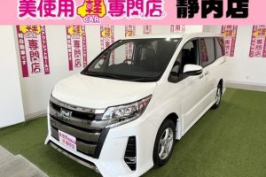 トヨタ  ノア  Ｓｉ　ダブルバイビーＩＩ　４ＷＤ　ナビフルセグＴＶ　バックモニター　両側パワスラ　フリップダウンモニタ―　ドラレコ　ＥＴＣ　ワイパーデアイサー　キーレスプッシュ　
