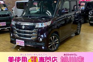 スズキ スペーシア 660 カスタム Z 4WD　4WD　社外ナビゲーション　バックカメラ　キーレス　プッシュスタート　アイドリングストップ　ABS　衝突被害軽減ブレーキ　衝突安全ボディ　盗難防止システム　助手席側パワースライドドア　フォグランプ （ムーンライトバイオレットパールメタリック）