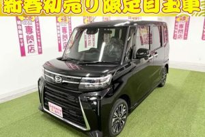 ダイハツ　タントカスタム　RS　４WD　ナビ　フルセグ　Bluetoothオーディオ　バックカメラ　両側電動スライドドア　シートヒーター　オートブレーキホールド　