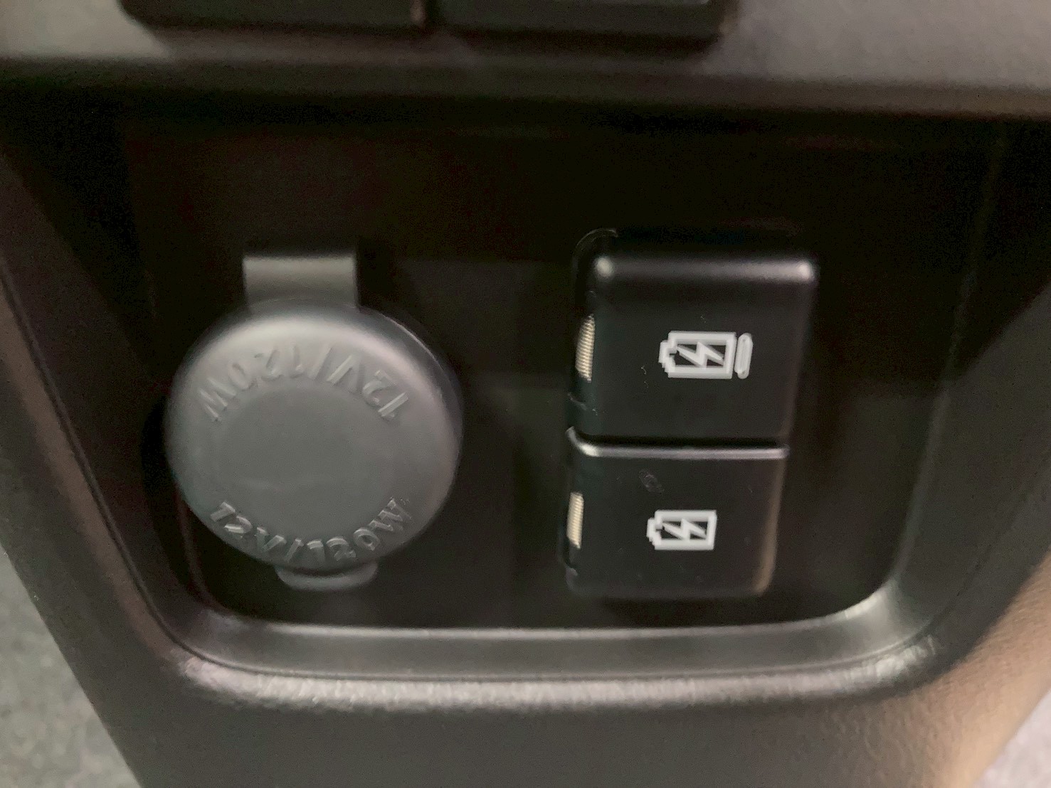 美使用軽江別店のお車をご覧いただき誠にありがとうございます！ご来店またはお電話やウェブでもご商談が可能ですのでご気軽にご相談くださいませ！