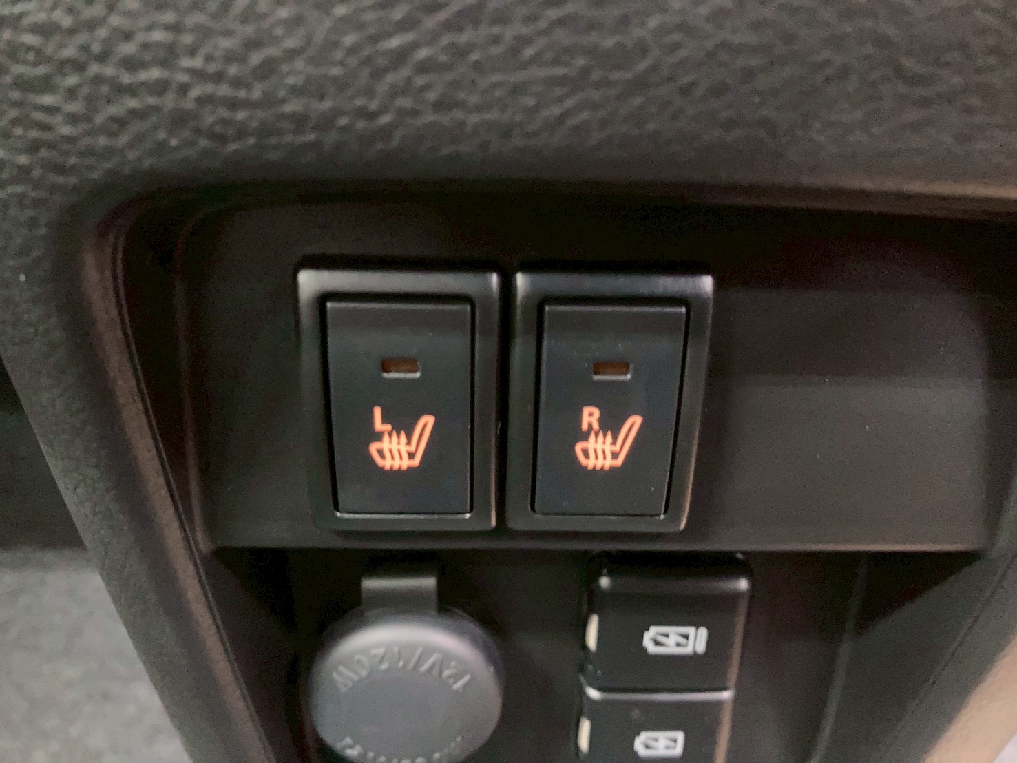 美使用軽江別店のお車をご覧いただき誠にありがとうございます！ご来店またはお電話やウェブでもご商談が可能ですのでご気軽にご相談くださいませ！