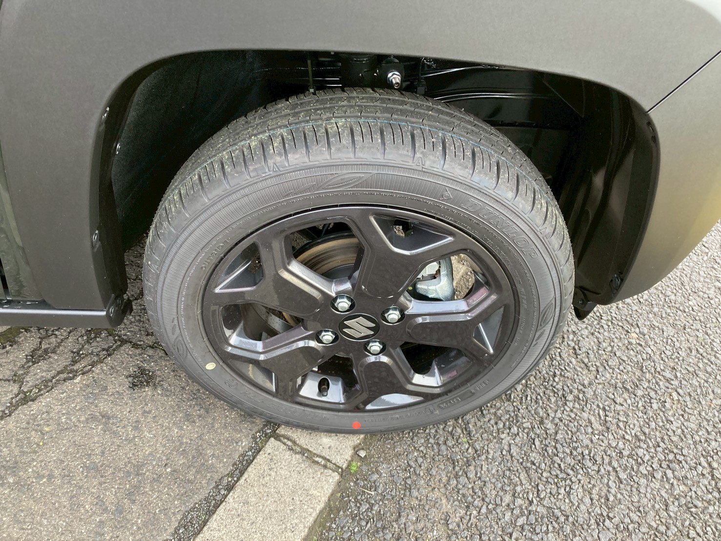 美使用軽江別店のお車をご覧いただき誠にありがとうございます！ご来店またはお電話やウェブでもご商談が可能ですのでご気軽にご相談くださいませ！