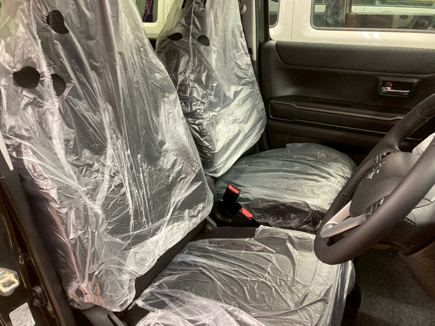 美使用軽江別店のお車をご覧いただき誠にありがとうございます！ご来店またはお電話やウェブでもご商談が可能ですのでご気軽にご相談くださいませ！