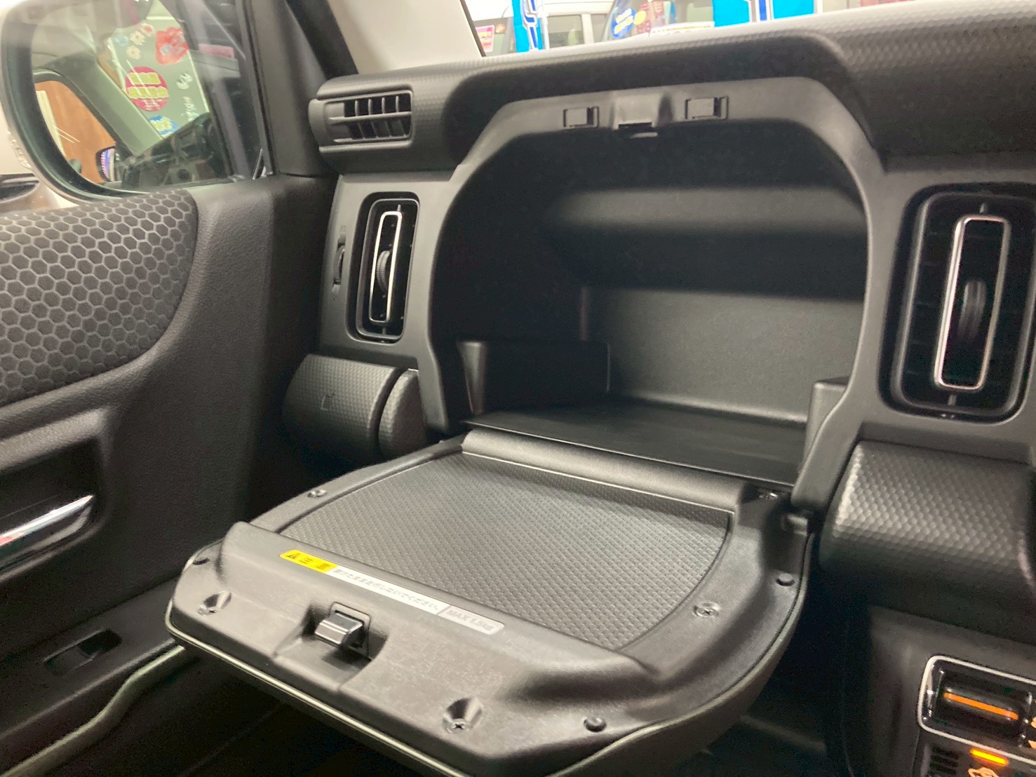 美使用軽江別店のお車をご覧いただき誠にありがとうございます！ご来店またはお電話やウェブでもご商談が可能ですのでご気軽にご相談くださいませ！