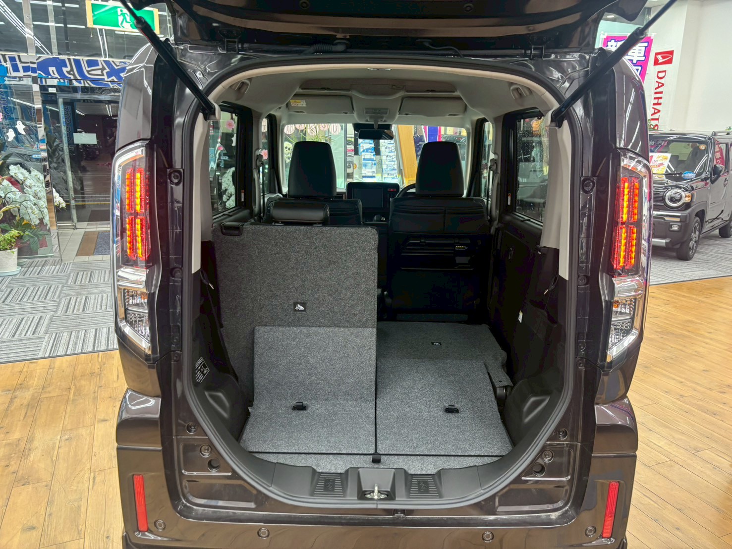 美使用軽江別店のお車をご覧いただき誠にありがとうございます！ご来店またはお電話やウェブでもご商談が可能ですのでご気軽にご相談くださいませ！