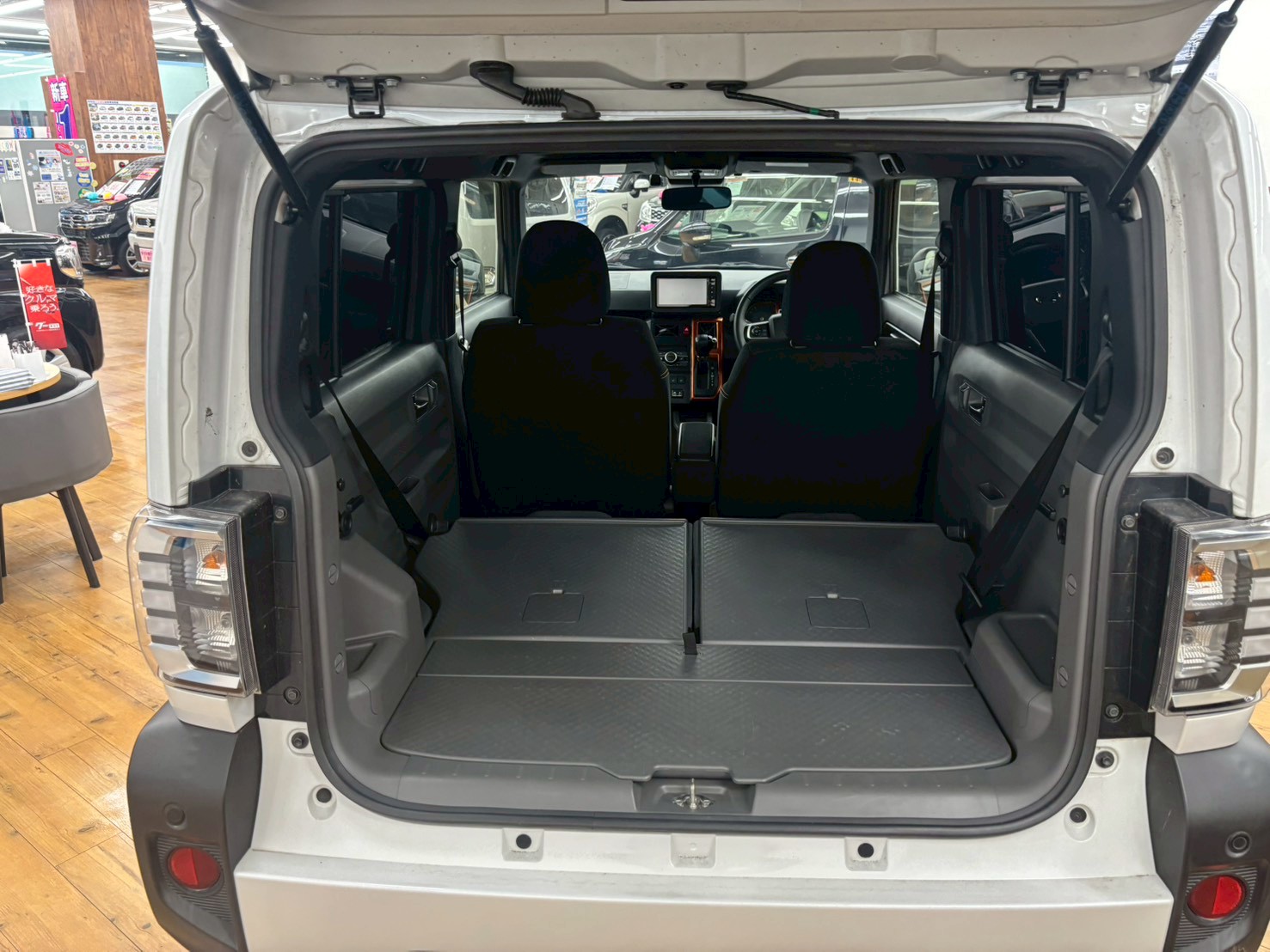 美使用軽江別店のお車をご覧いただき誠にありがとうございます！ご来店またはお電話やウェブでもご商談が可能ですのでご気軽にご相談くださいませ！