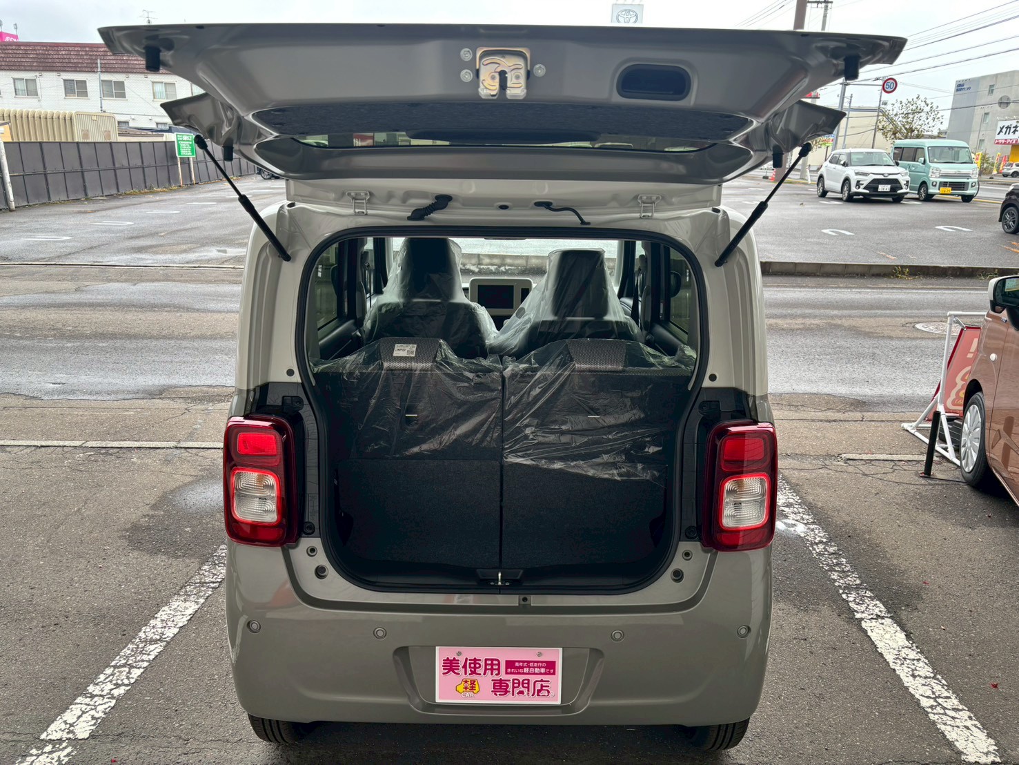 美使用軽江別店のお車をご覧いただき誠にありがとうございます!ご来店またはお電話やウェブでもご商談が可能ですのでご気軽にご相談くださいませ!