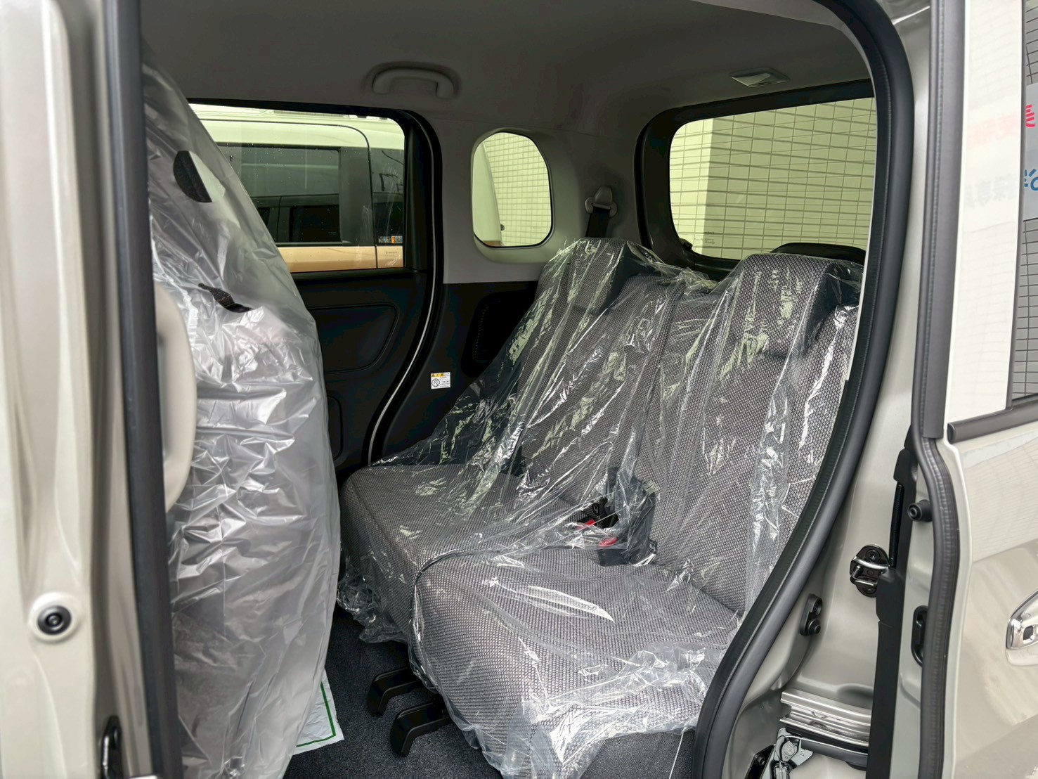 美使用軽江別店のお車をご覧いただき誠にありがとうございます!ご来店またはお電話やウェブでもご商談が可能ですのでご気軽にご相談くださいませ!