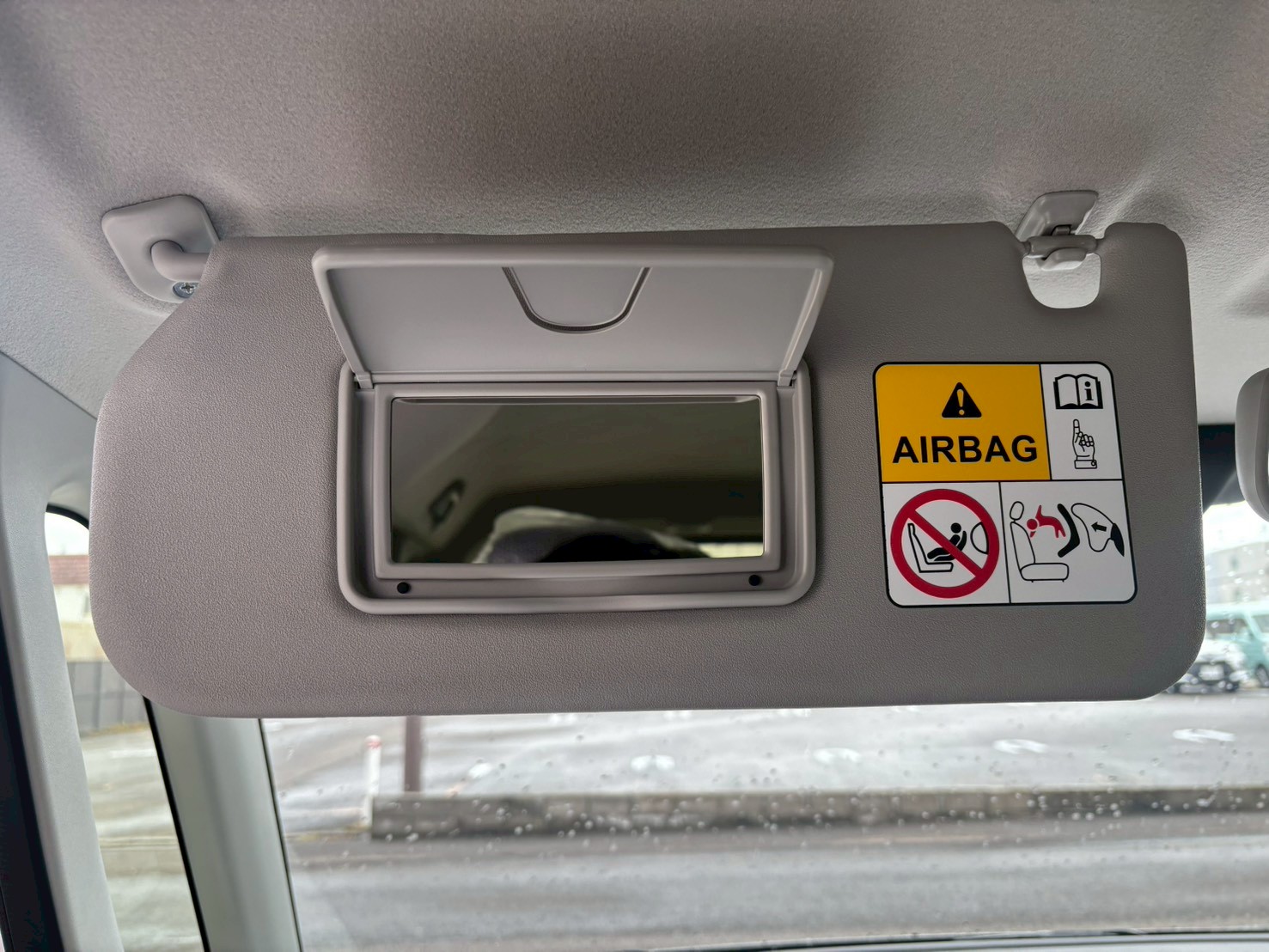 美使用軽江別店のお車をご覧いただき誠にありがとうございます!ご来店またはお電話やウェブでもご商談が可能ですのでご気軽にご相談くださいませ!