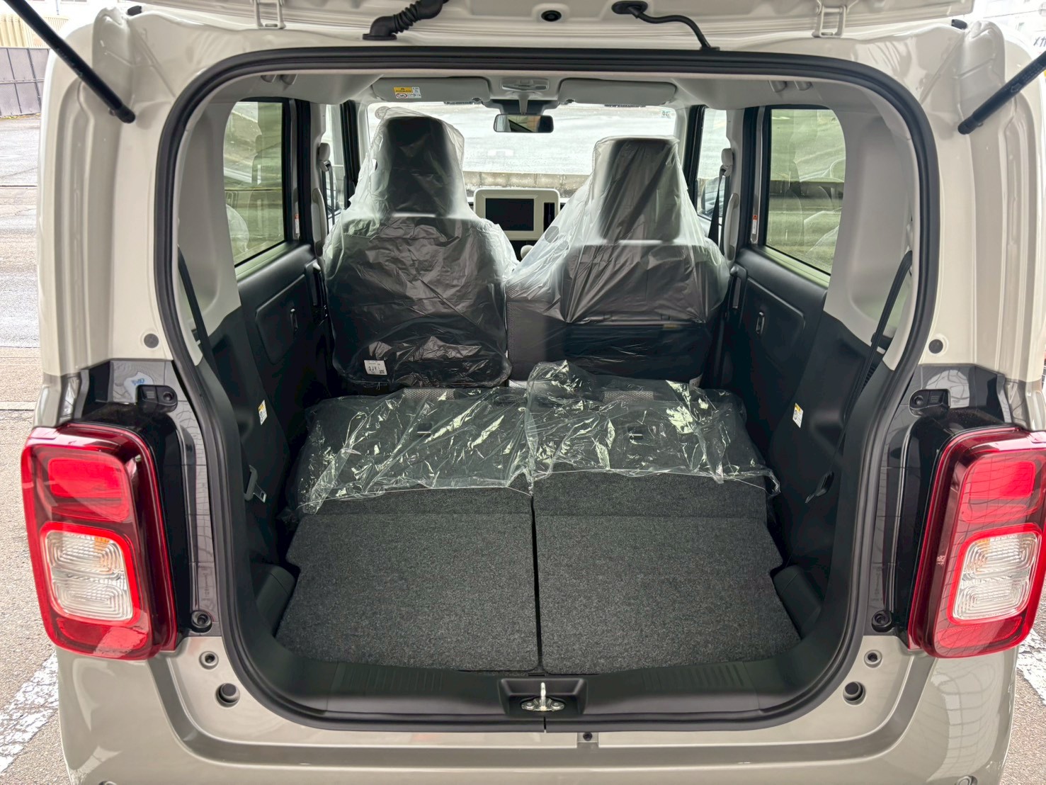 美使用軽江別店のお車をご覧いただき誠にありがとうございます!ご来店またはお電話やウェブでもご商談が可能ですのでご気軽にご相談くださいませ!