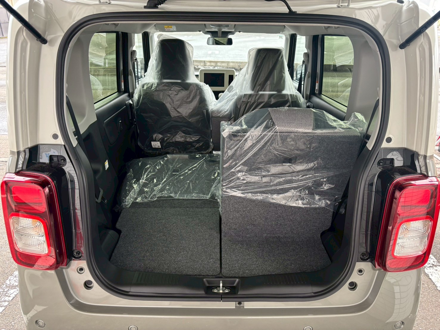 美使用軽江別店のお車をご覧いただき誠にありがとうございます!ご来店またはお電話やウェブでもご商談が可能ですのでご気軽にご相談くださいませ!