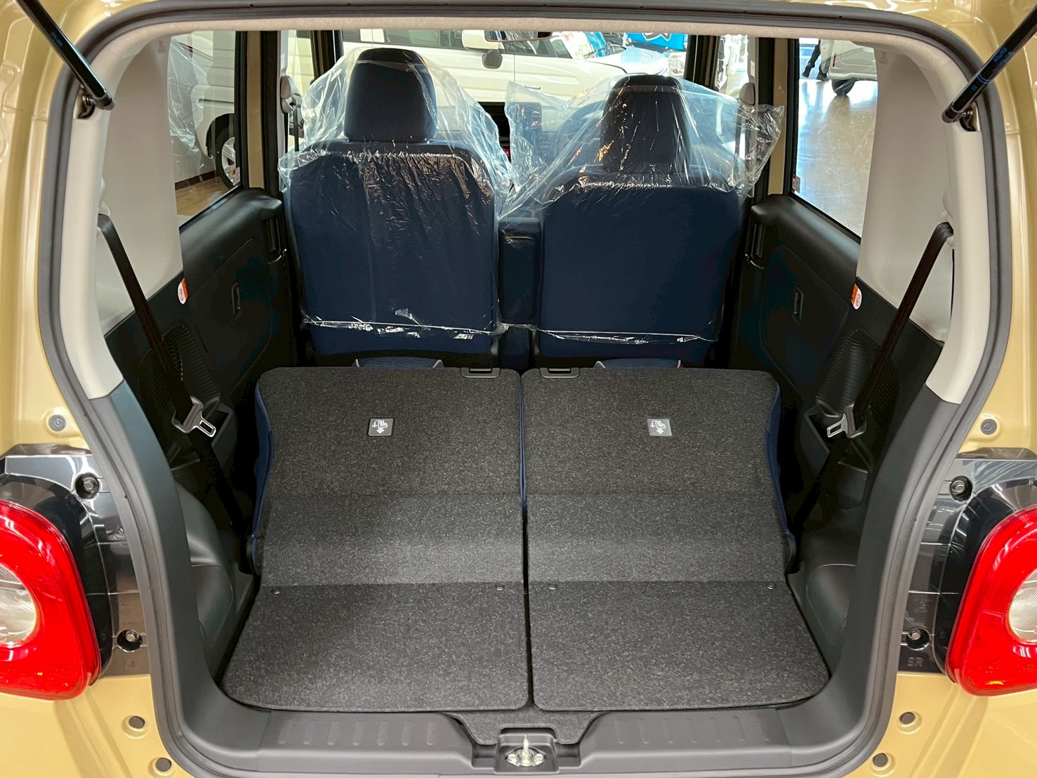 美使用軽江別店のお車をご覧いただき誠にありがとうございます!ご来店またはお電話やウェブでもご商談が可能ですのでご気軽にご相談くださいませ!