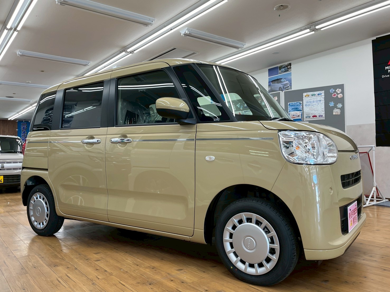 美使用軽江別店のお車をご覧いただき誠にありがとうございます!ご来店またはお電話やウェブでもご商談が可能ですのでご気軽にご相談くださいませ!