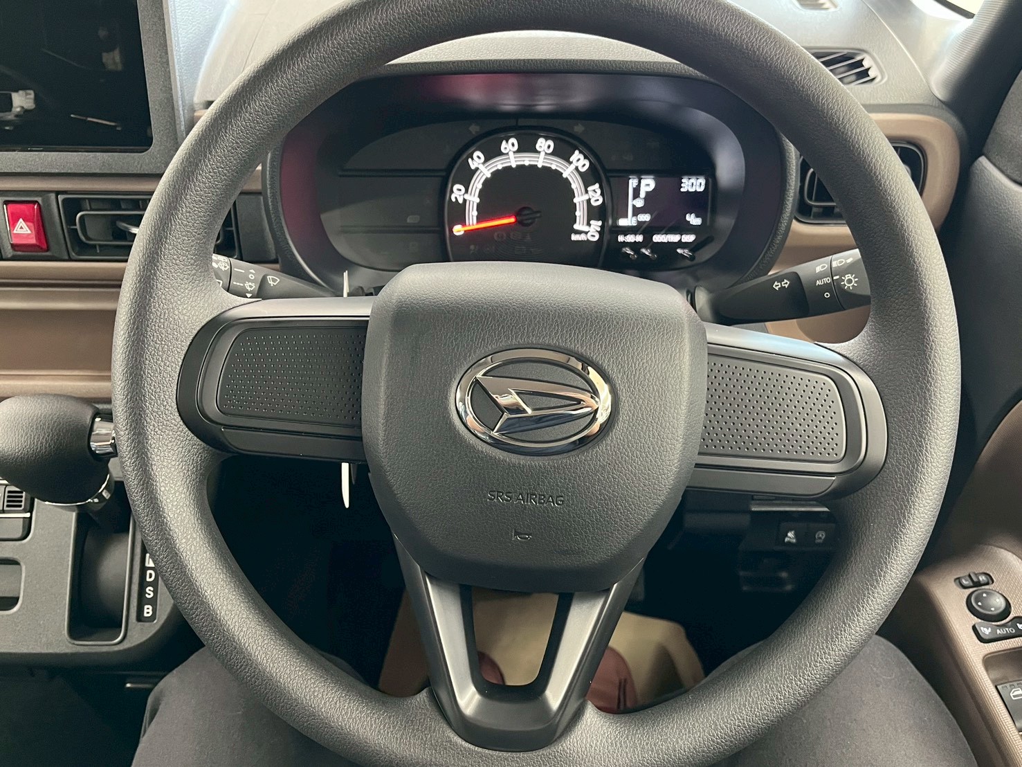 美使用軽江別店のお車をご覧いただき誠にありがとうございます!ご来店またはお電話やウェブでもご商談が可能ですのでご気軽にご相談くださいませ!