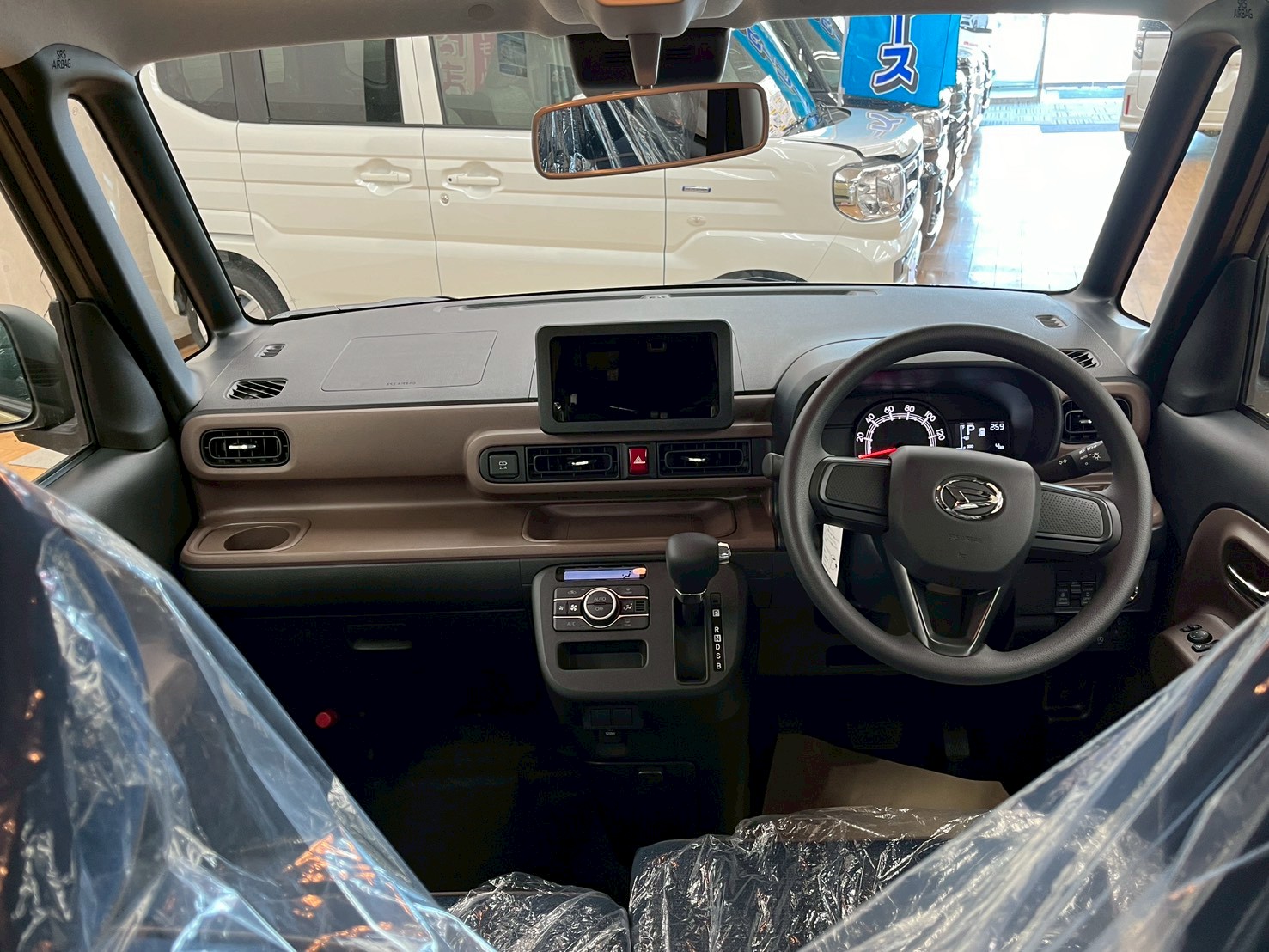 美使用軽江別店のお車をご覧いただき誠にありがとうございます!ご来店またはお電話やウェブでもご商談が可能ですのでご気軽にご相談くださいませ!