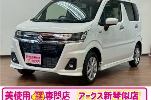 スズキ ワゴンR 660 カスタムZ ハイブリッド ZX 4WD　4WD　アイドリングストップ　プッシュスタート　シートヒーター　オートエアコン　パーキングセンサー　車線逸脱警報機能　デュアルセンサーブレーキサポート　車両走行安定補助システム （ピュアホワイトパール）