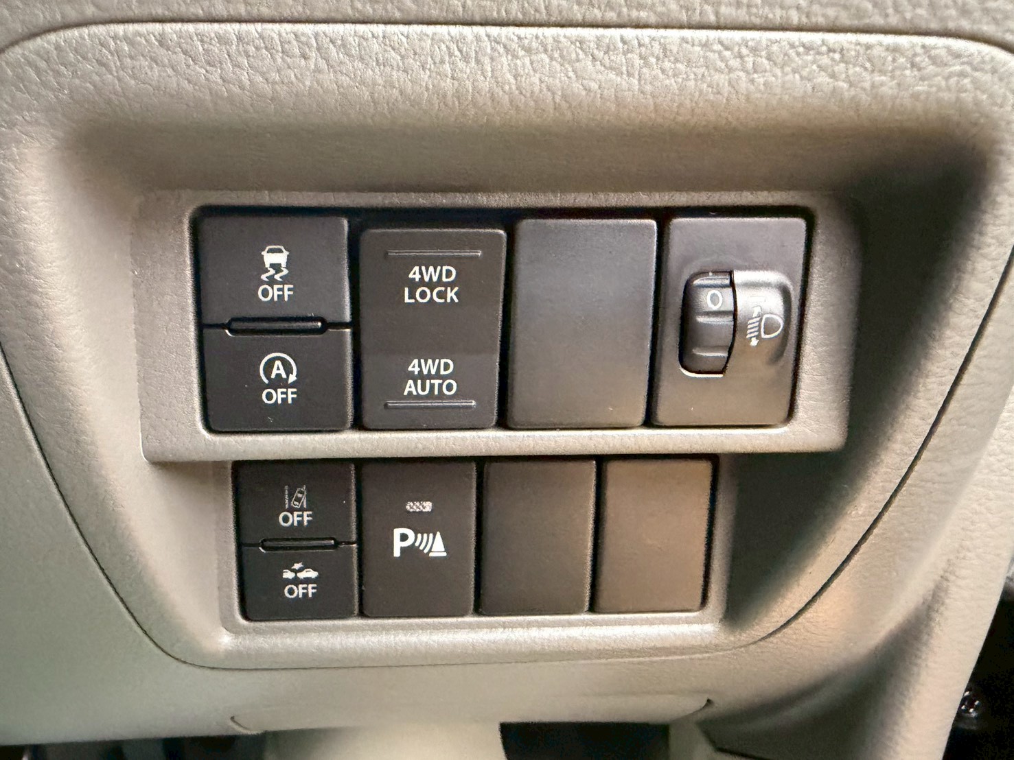 美使用軽江別店のお車をご覧いただき誠にありがとうございます！ご来店またはお電話やウェブでもご商談が可能ですのでご気軽にご相談くださいませ！