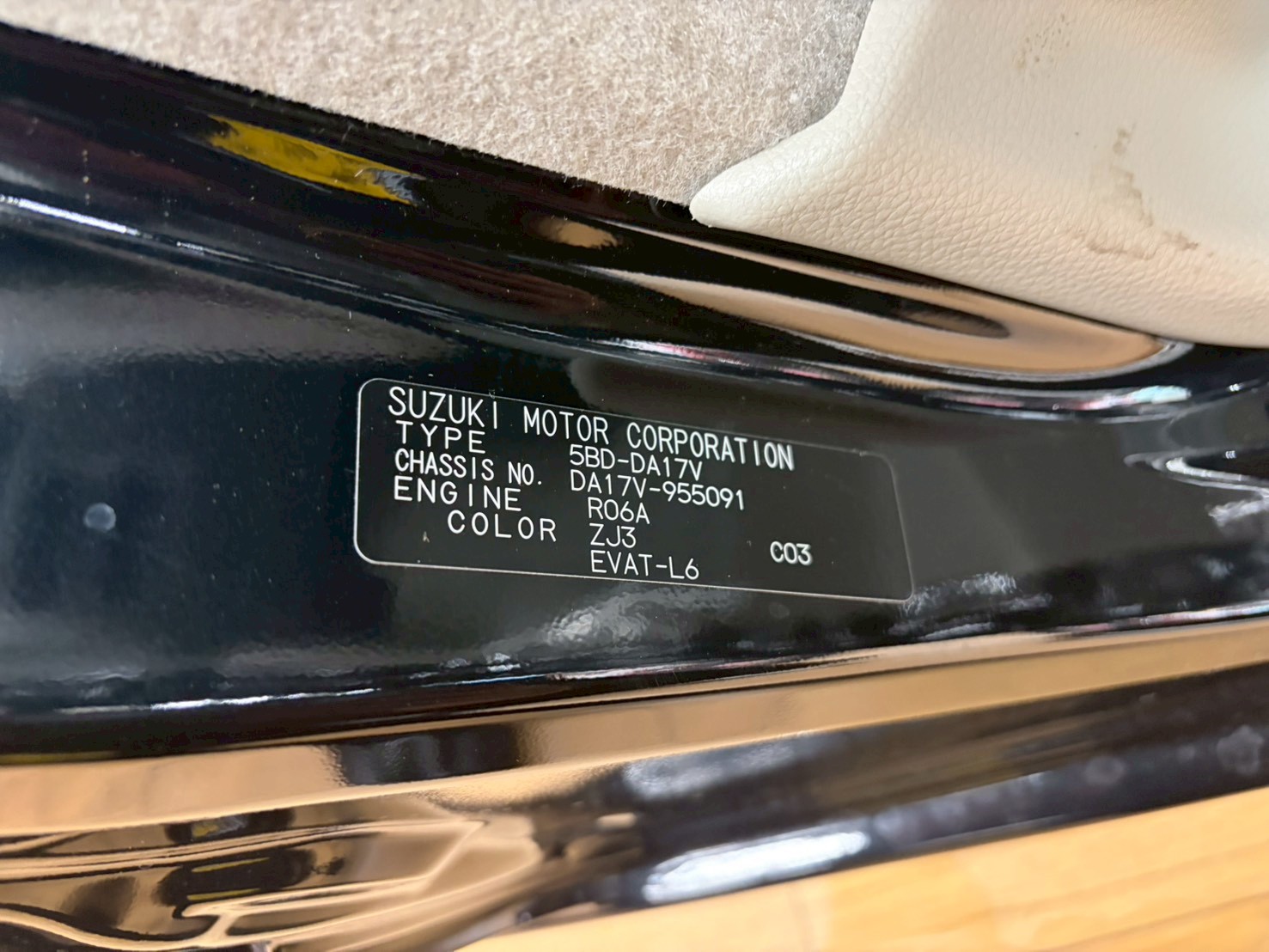 美使用軽江別店のお車をご覧いただき誠にありがとうございます！ご来店またはお電話やウェブでもご商談が可能ですのでご気軽にご相談くださいませ！