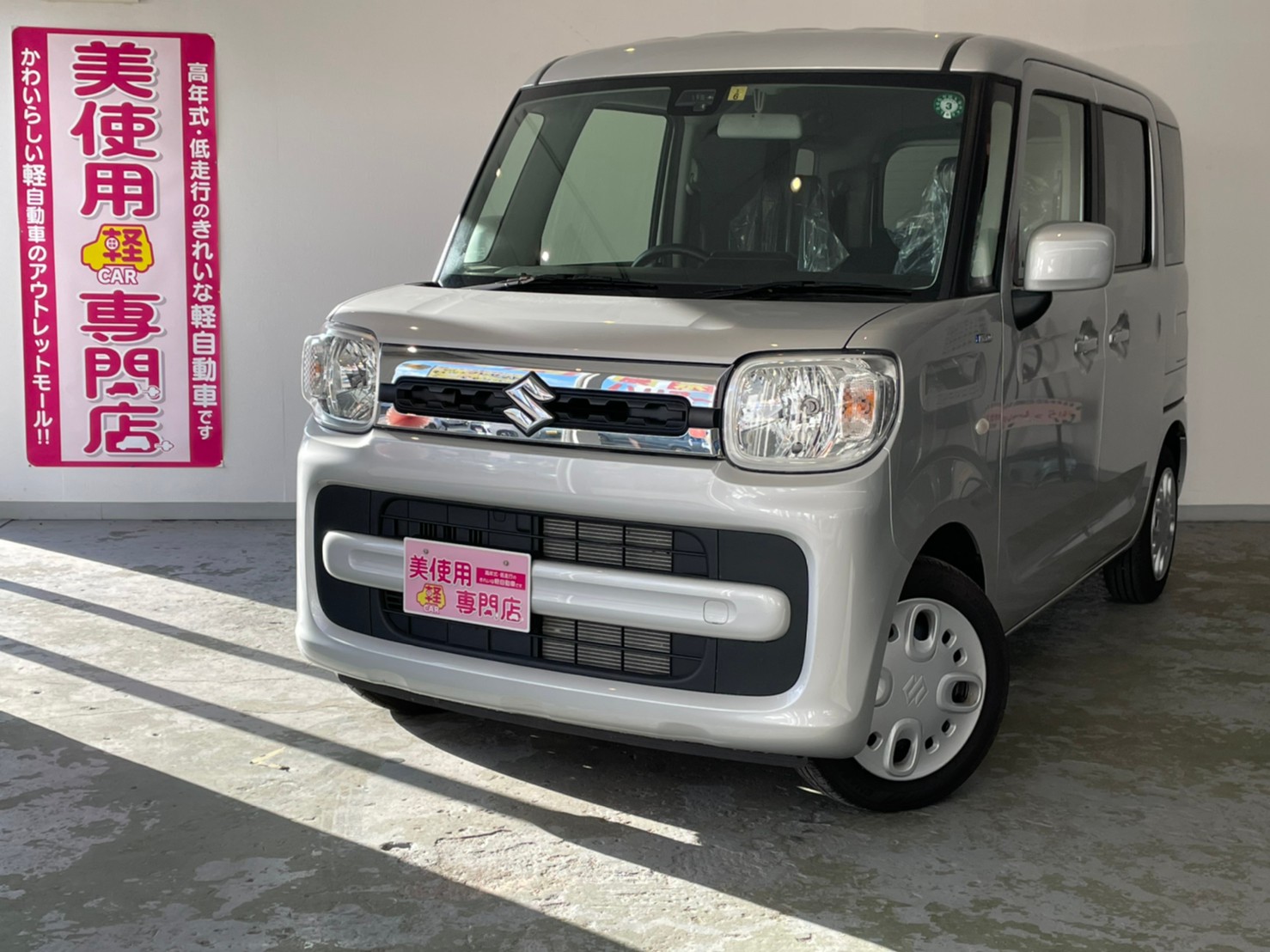 スズキ スペーシア HYBRID X 4WD 衝突軽減ブレーキ付 (シルキーシルバーメタリック)