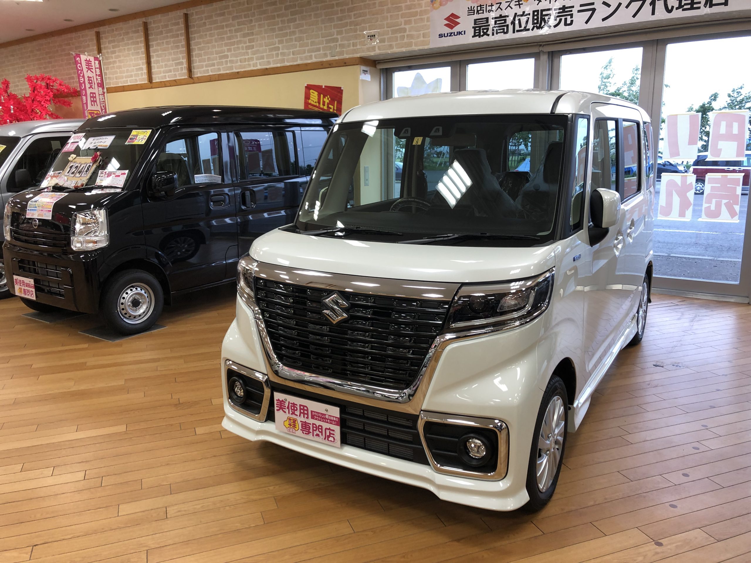 スズキ スペーシアカスタム ハイブリッドGS 4WD 衝突被害軽減ブレーキ LEDヘッドライト シートヒーター 左側パワースライドドア フォグランプ オートエアコン プッシュスタート