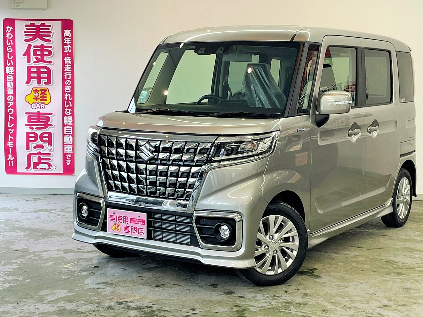 スズキ スペーシア660 カスタム ハイブリッド GS 4WD LEDヘッドライト 片側パワースライド (シルバーメタリック)