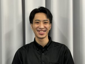 紺谷　麻人
