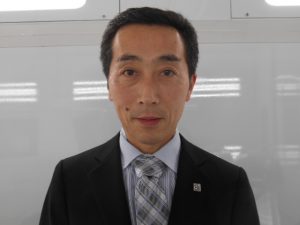 本間 良介
