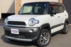 スズキ クロスビー1.0 ハイブリッド MZ 4WD　夏冬タイヤ　エンスタ　ナビ　リフトアップ （ホワイトブラック）