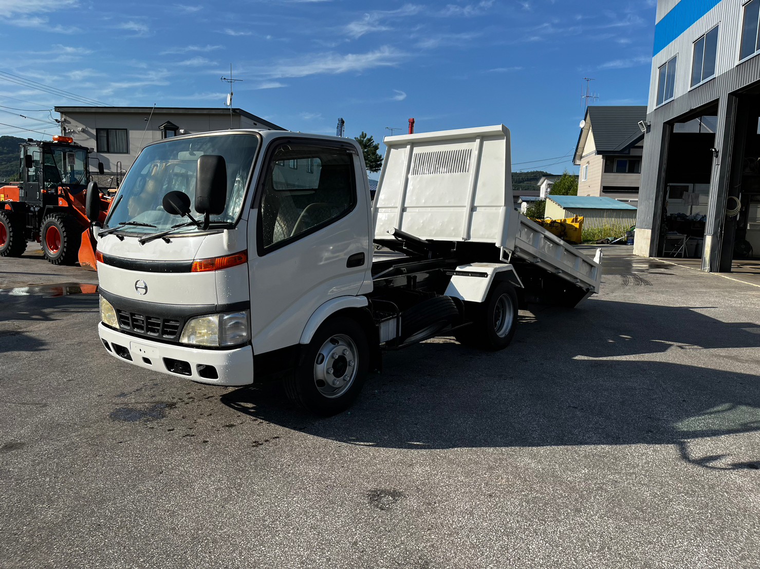 平成17年 デュトロ2トンローダーダンプ ★最大積載量2450㎏ ★走行6.8万㎞ ★5MT