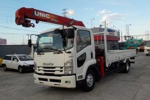 平成29年　いすゞ　フォワード　４トン４段クレーン　ロング　ラジコン付・スタッドレスタイヤ（車検1年付）