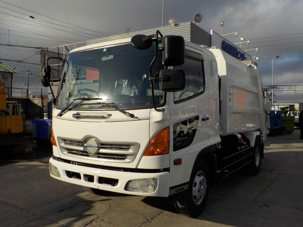 日野 レンジャー プレス式パッカー 7.4㎥ ベッド付