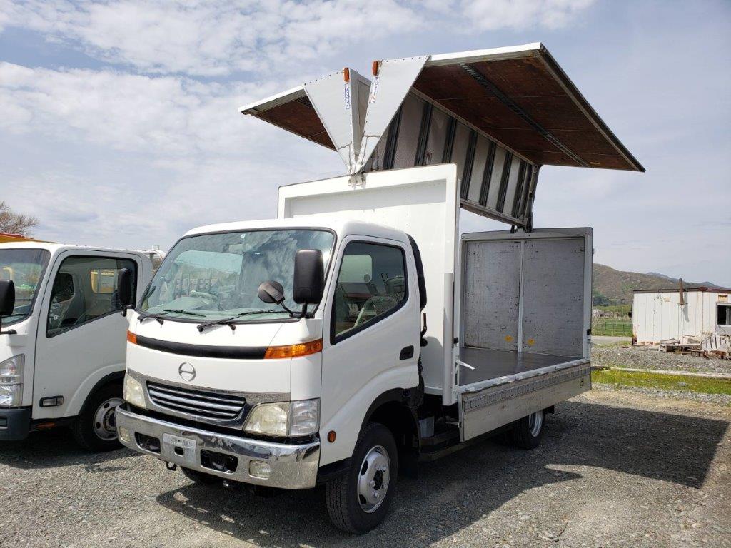 日野 デュトロ 3トン アルミウィング 4WD
