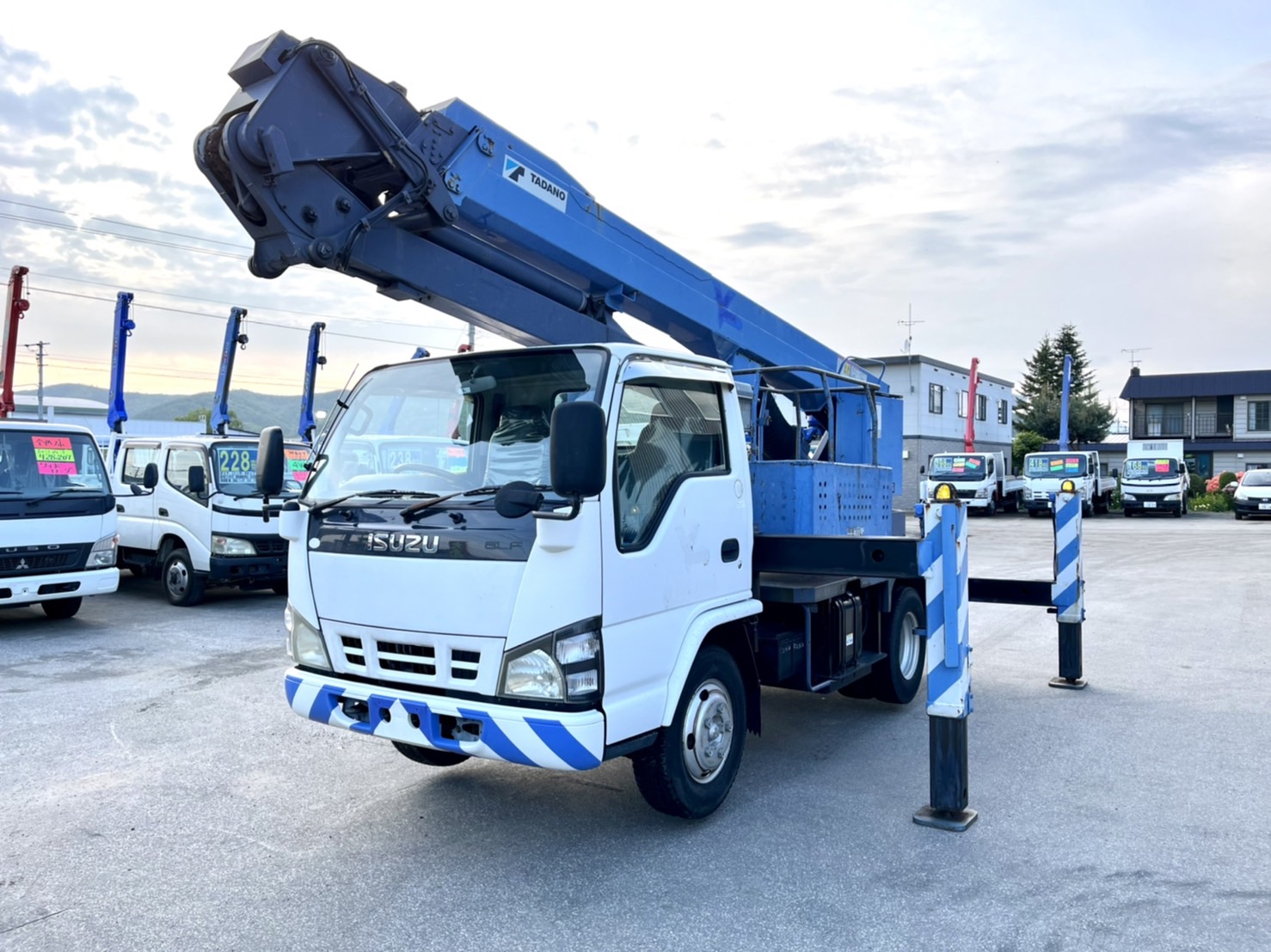 平成17年 エルフ 高所作業車 15.7mスチールバケット