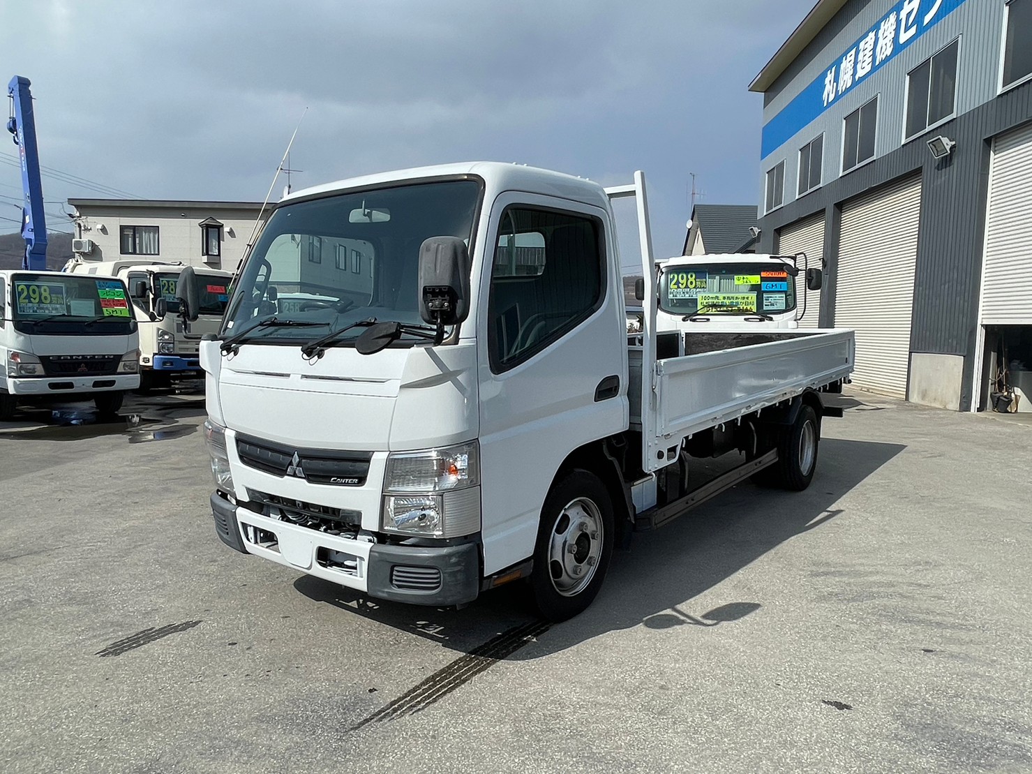 平成24年 キャンター3トン平 ★最大積載量3000㎏ ★アドブルー車 ★5MT