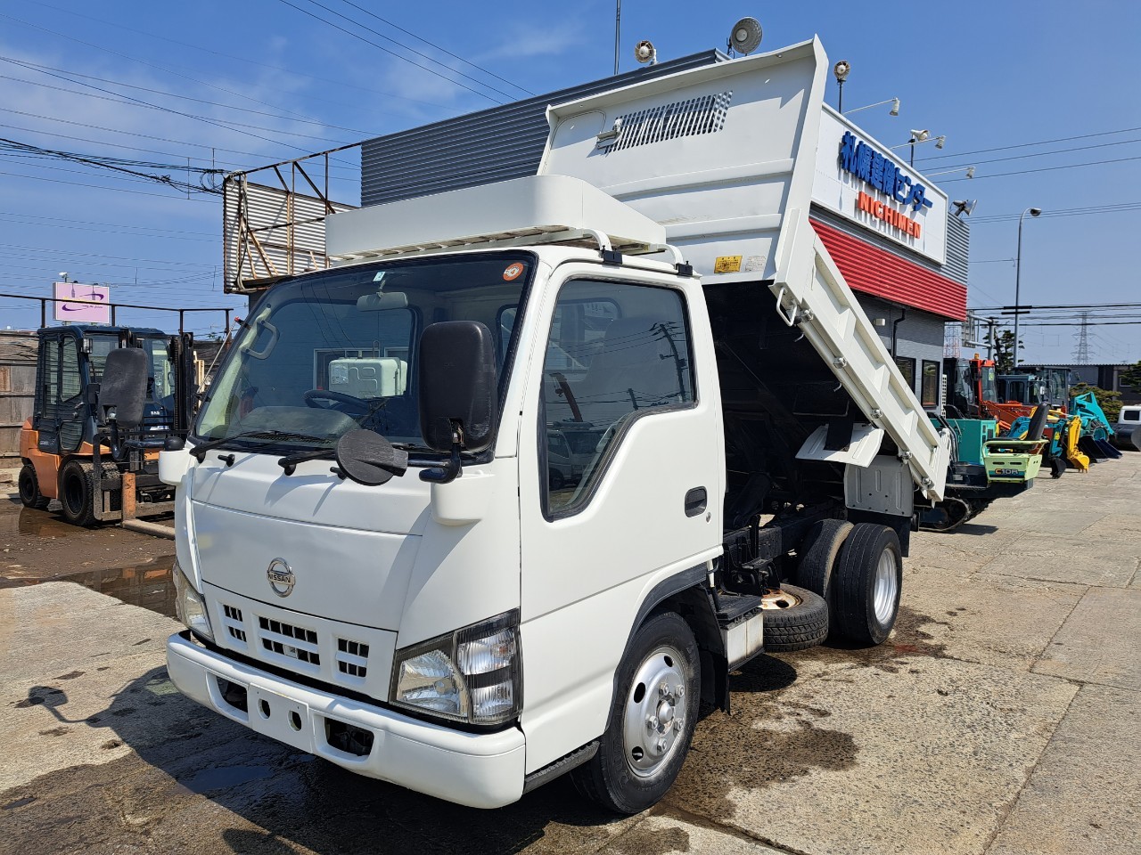 平成17年 ニッサン アトラス 2トンダンプ 全低床・3方開き(車検令和6年2月)